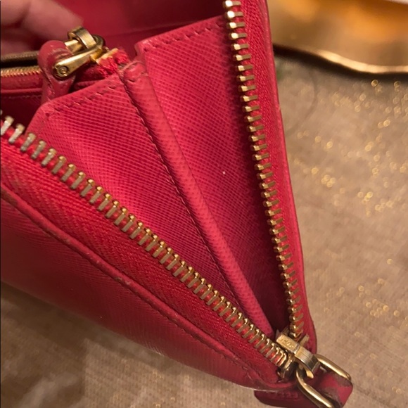 Authentic Prada wallet - Picture 10 of 10